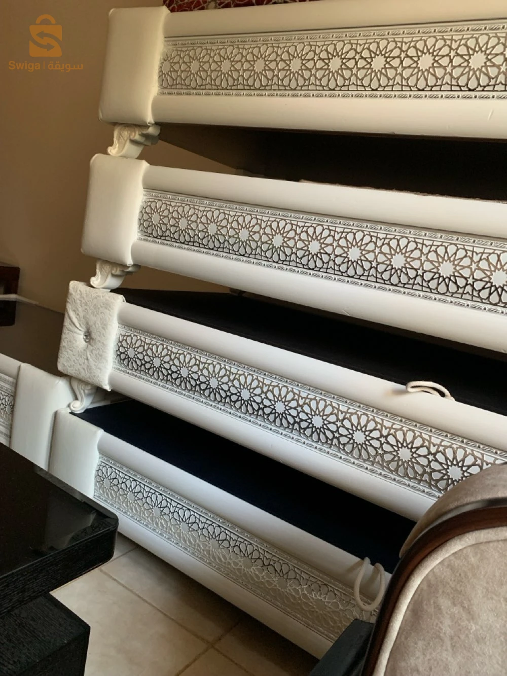 canapé’s coffret+ table blanche+table noire