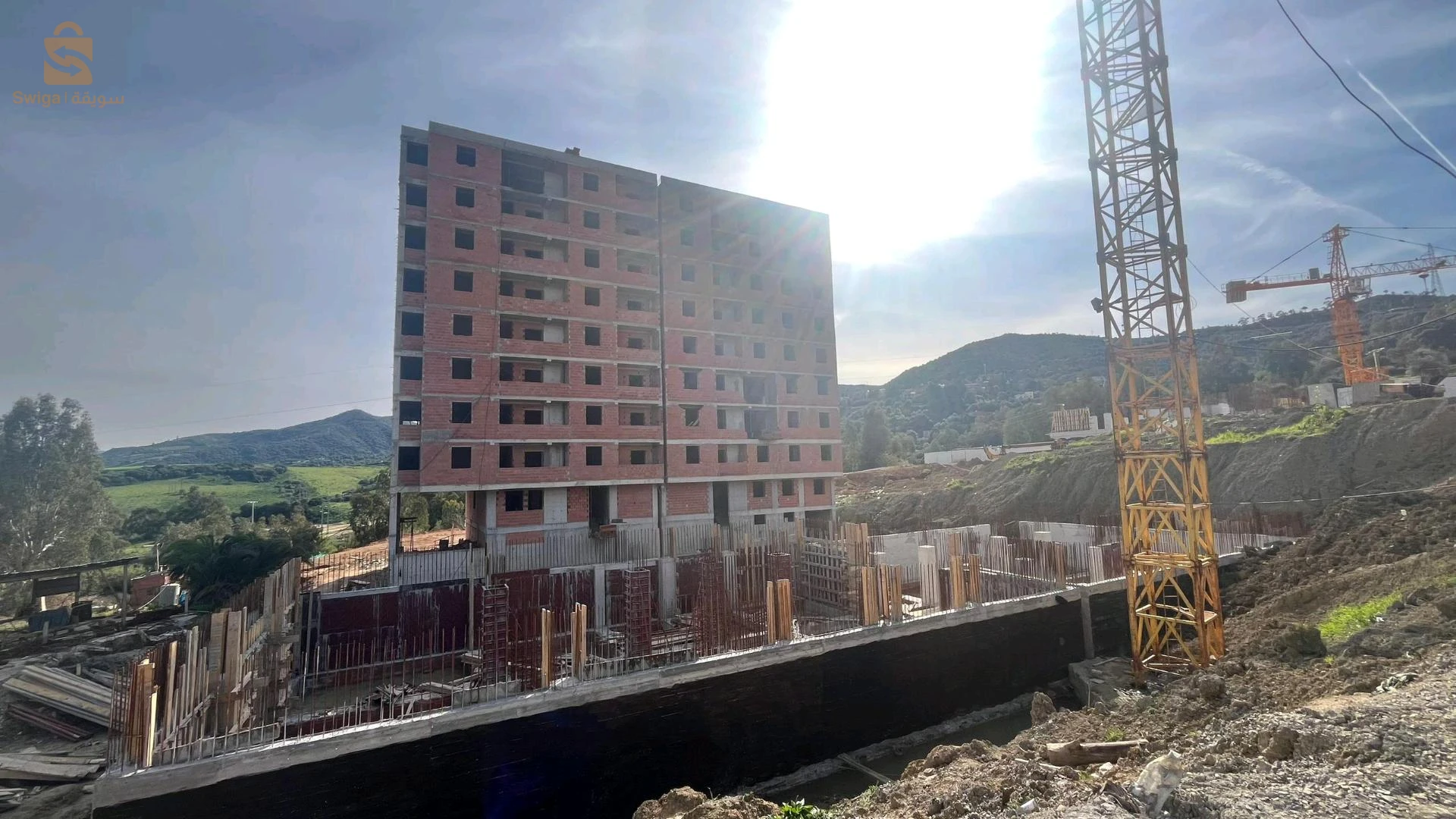 ثنية على بعد 10د على لينا بارك