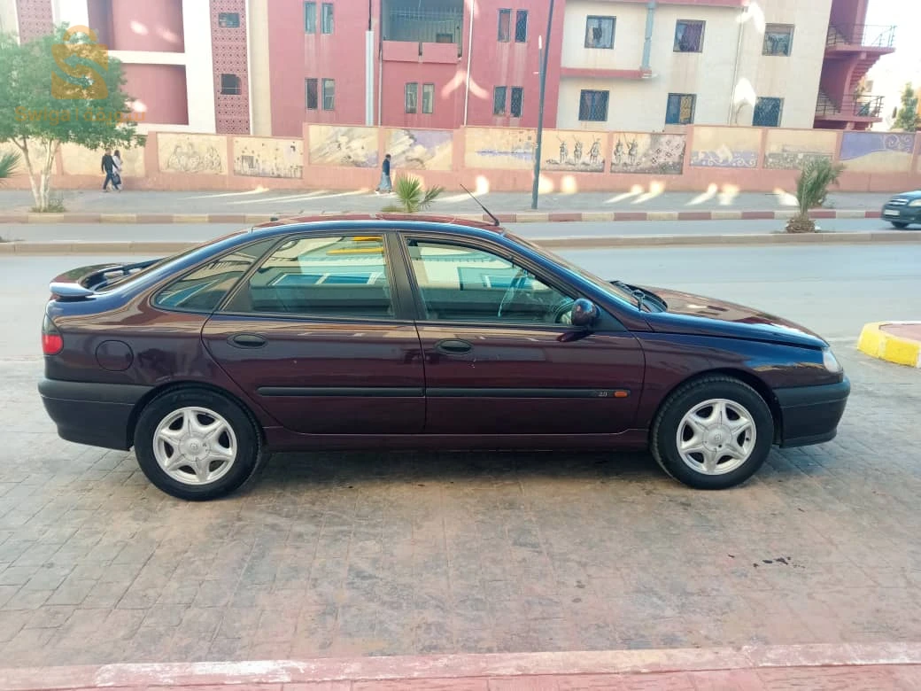 رينو Laguna 1994 20 سعيدة