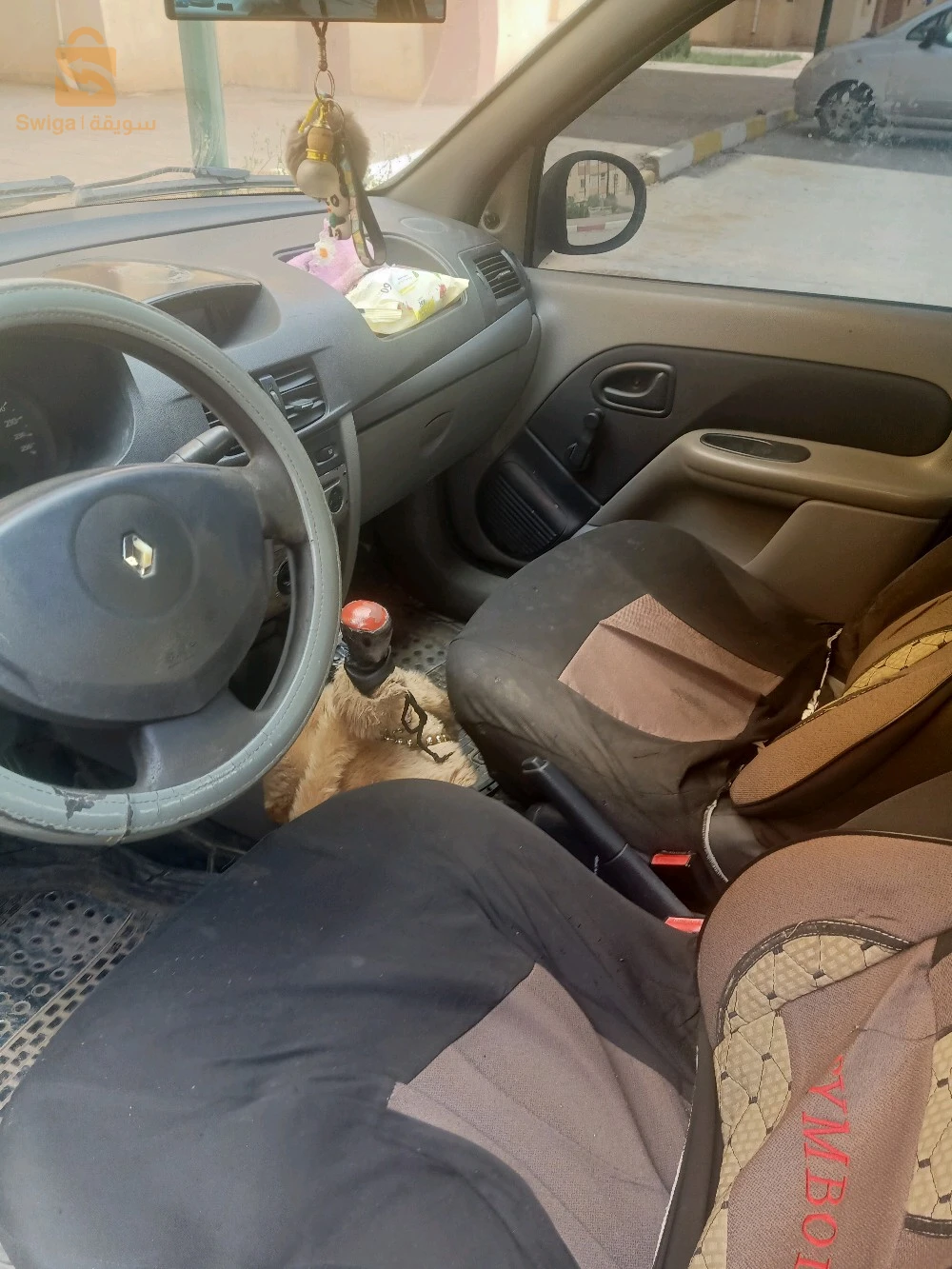 رينو SYMBOL 2010 3 الاغواط