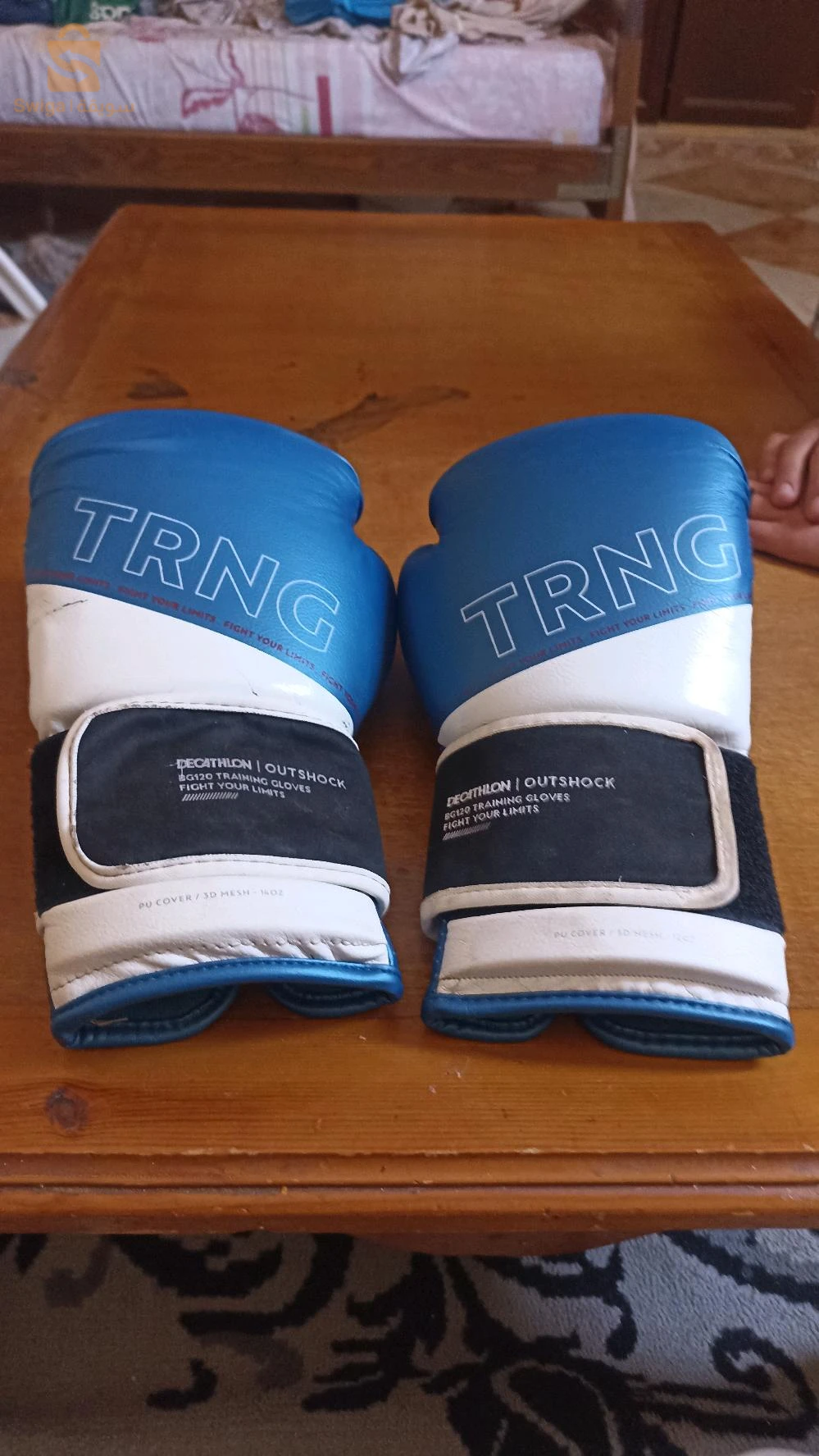 قفازات الملاكمة في حالة جيدة