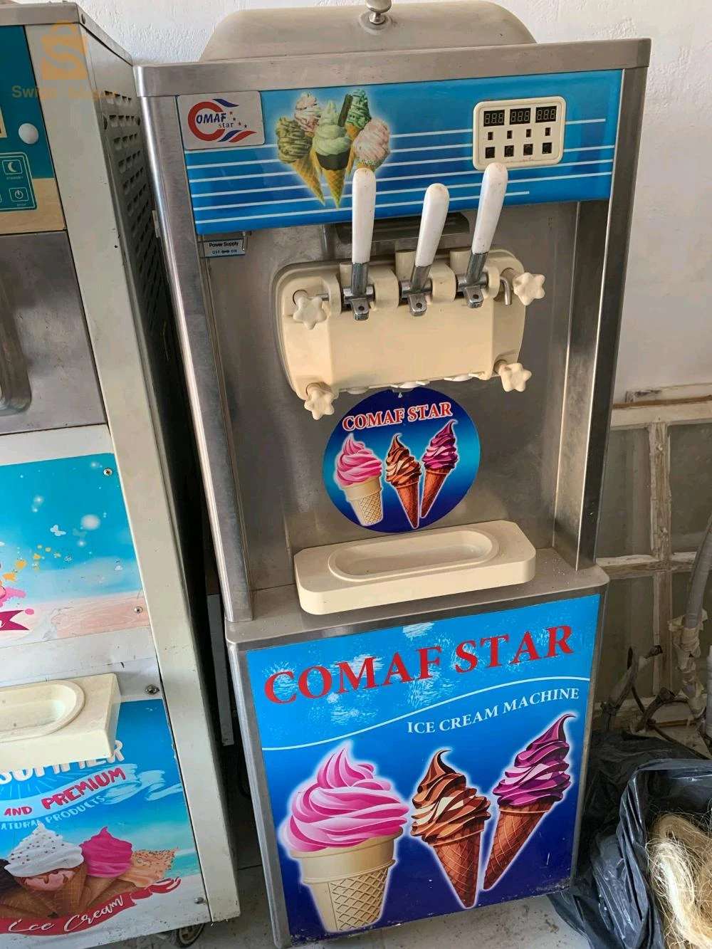 2 ماشينات تاع لاكريم