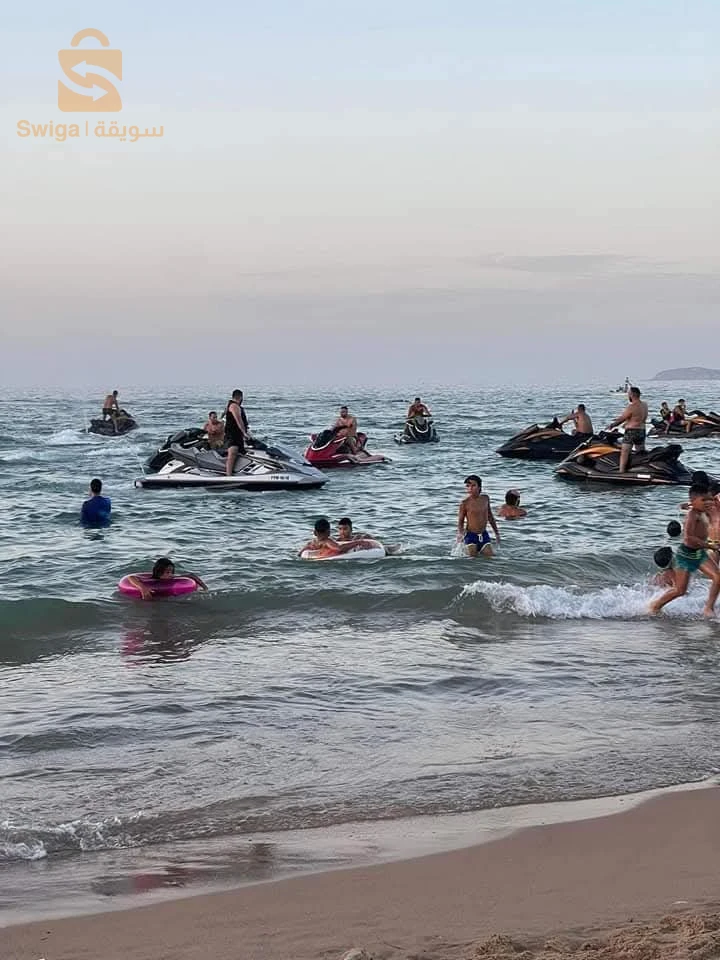 شقة مجهزة فيها ڨراج تع سيارة في الڨلتة دائرة المرسي الشلف تطل علي البحر قريبة من جميع مرافق سوبيرات محلات
طريق الوطني رقم 11  قريبة من مستغانم حوالي 80كلم