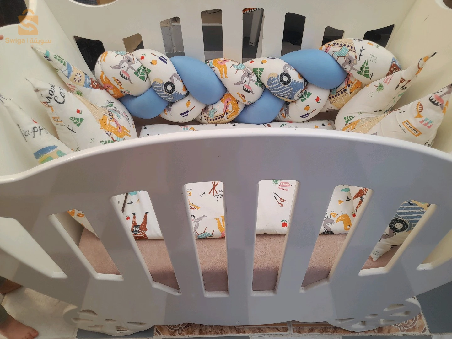lit pour bébé en bonne état