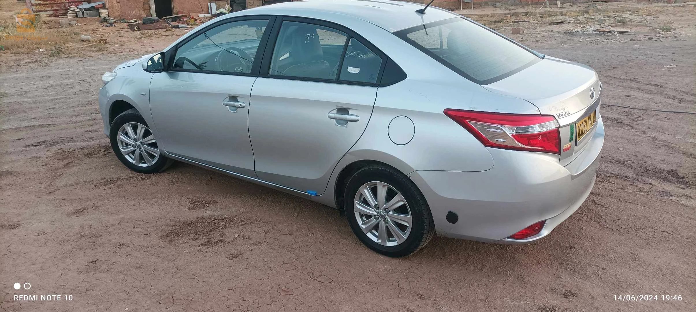 تويوتا Yaris 2015 32 البيض