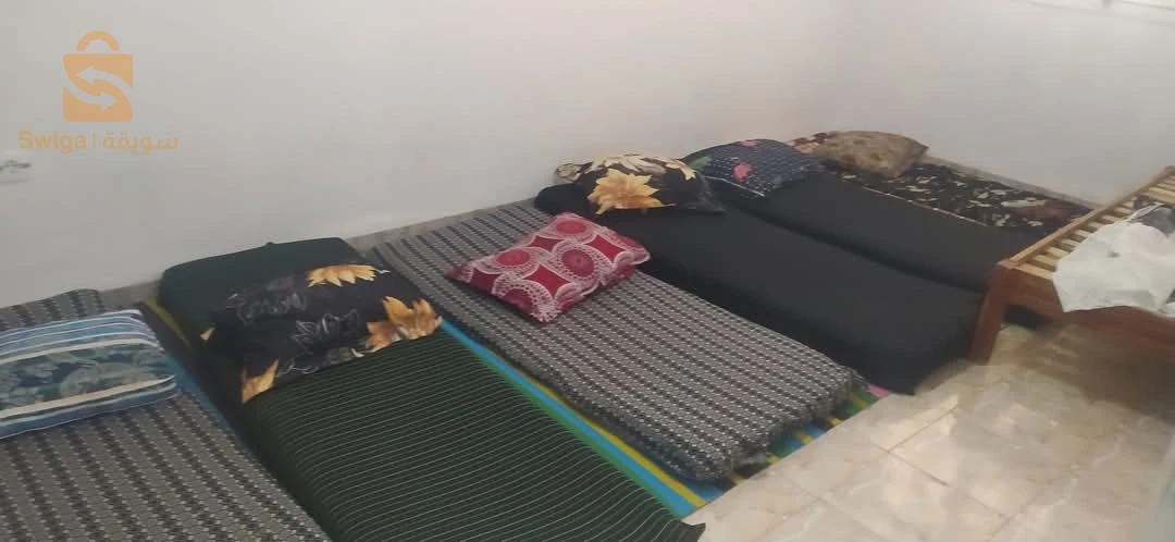 للكراء منزل مجهز للاصطياف في الڨلتة المرسي الشلف مطل علي البحر فيه ڨراج تع سيارة قريب من جميع مرافق