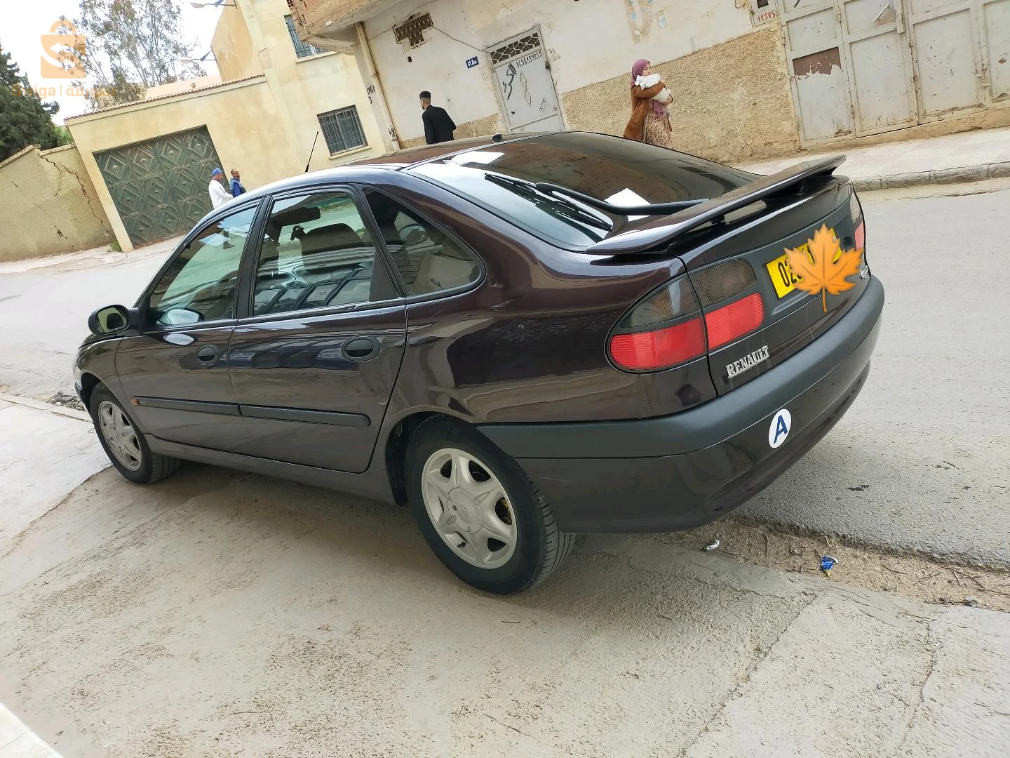 رينو Laguna 1994 20 سعيدة