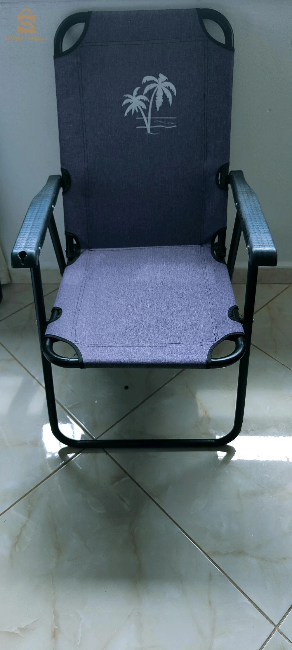 parasol et chaises pliantes