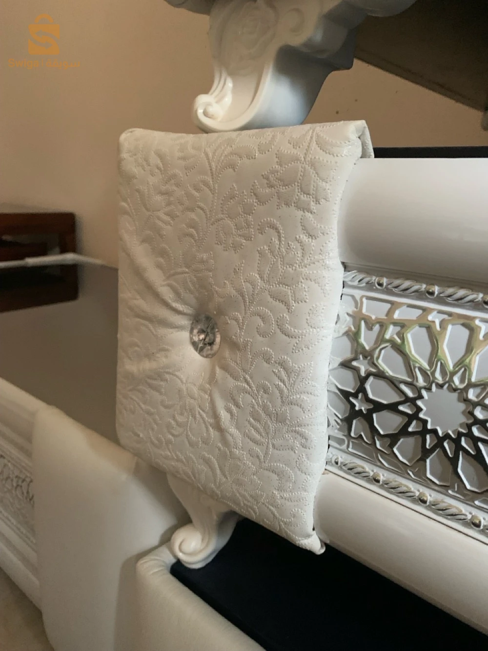 canapé’s coffret+ table blanche+table noire