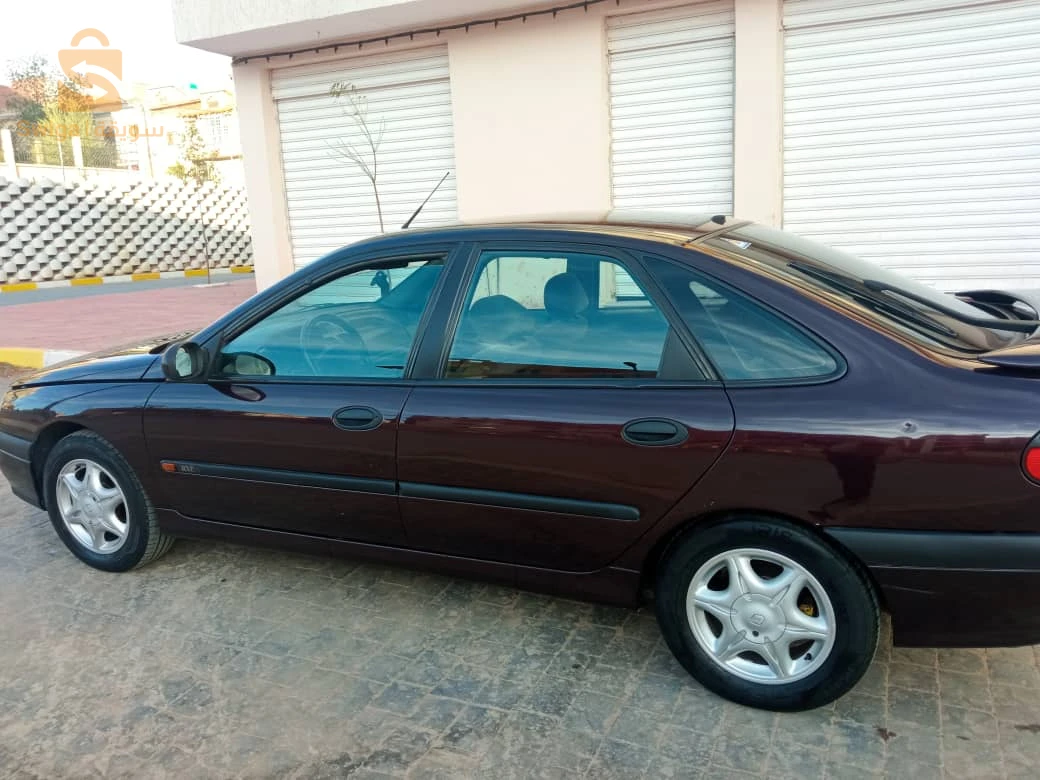 رينو Laguna 1994 20 سعيدة