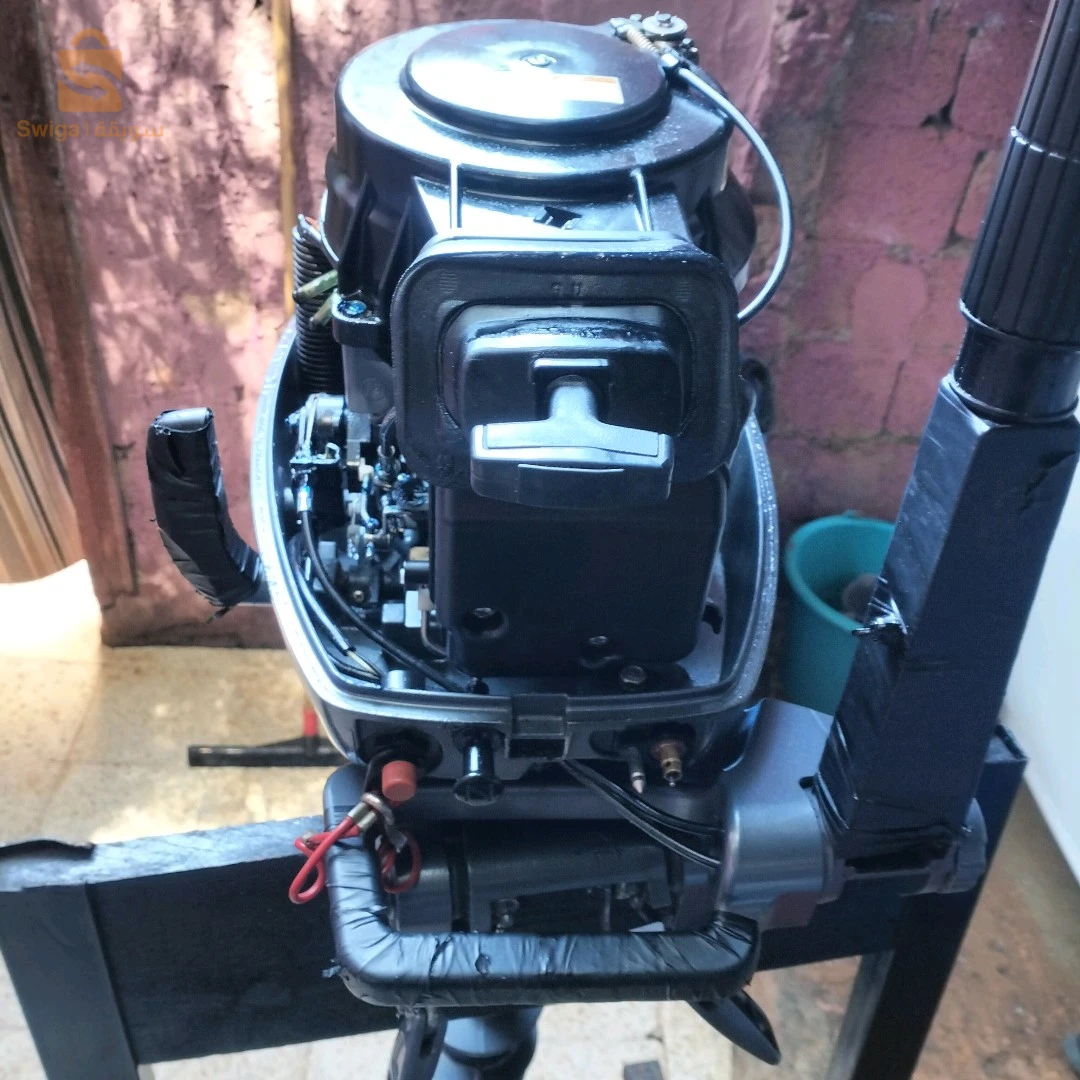 قارب 4.80مع محرك يماها 15ؤنديرو 0699833529.0773712597