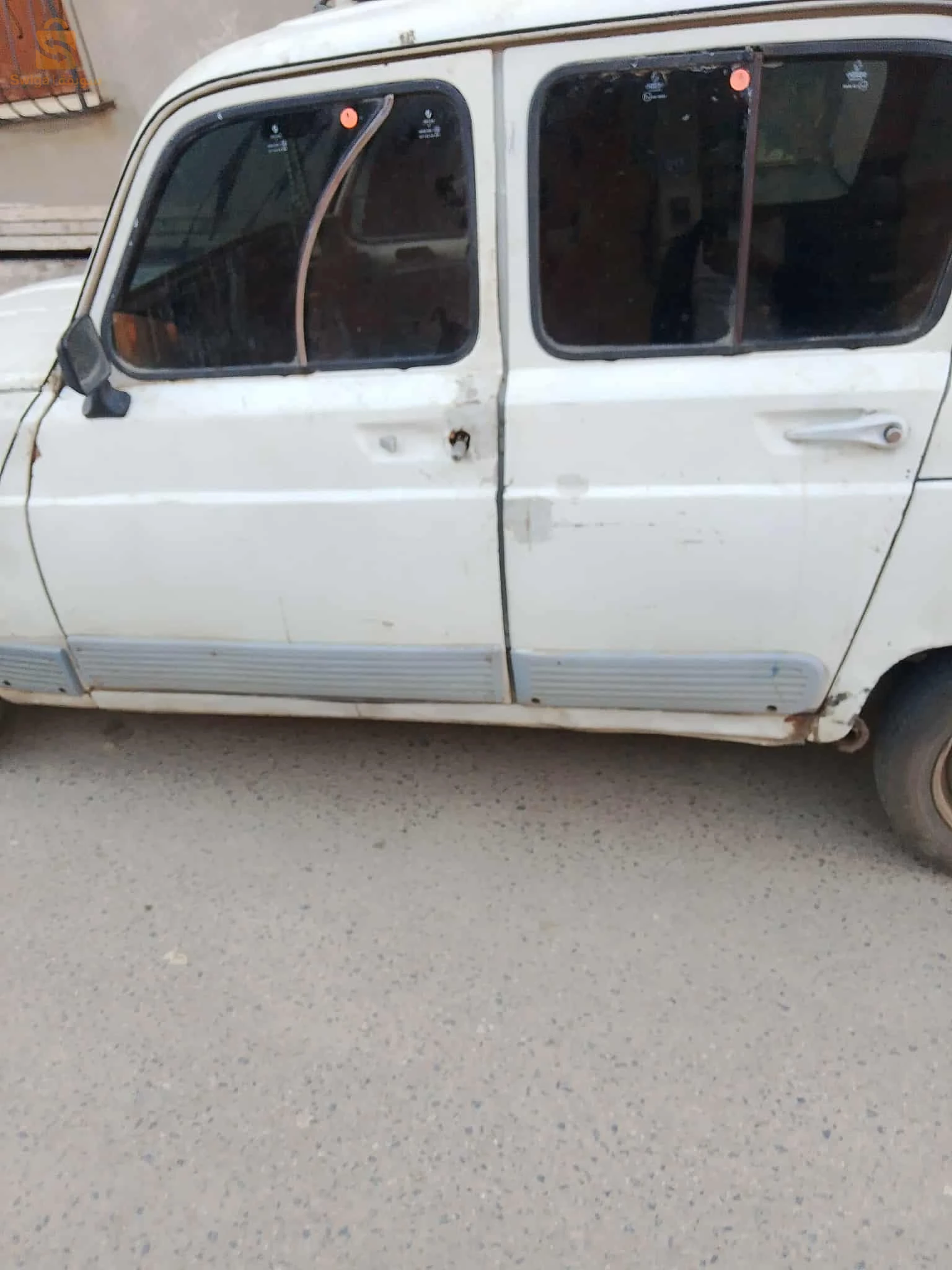 رينو R 4 1989 42 تيبازة