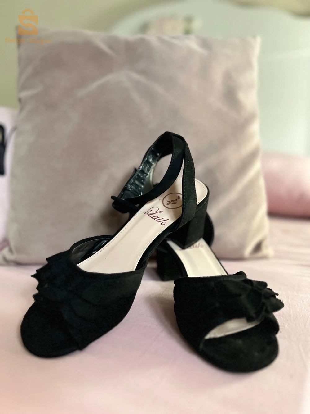 Sandale truffle noire en daim