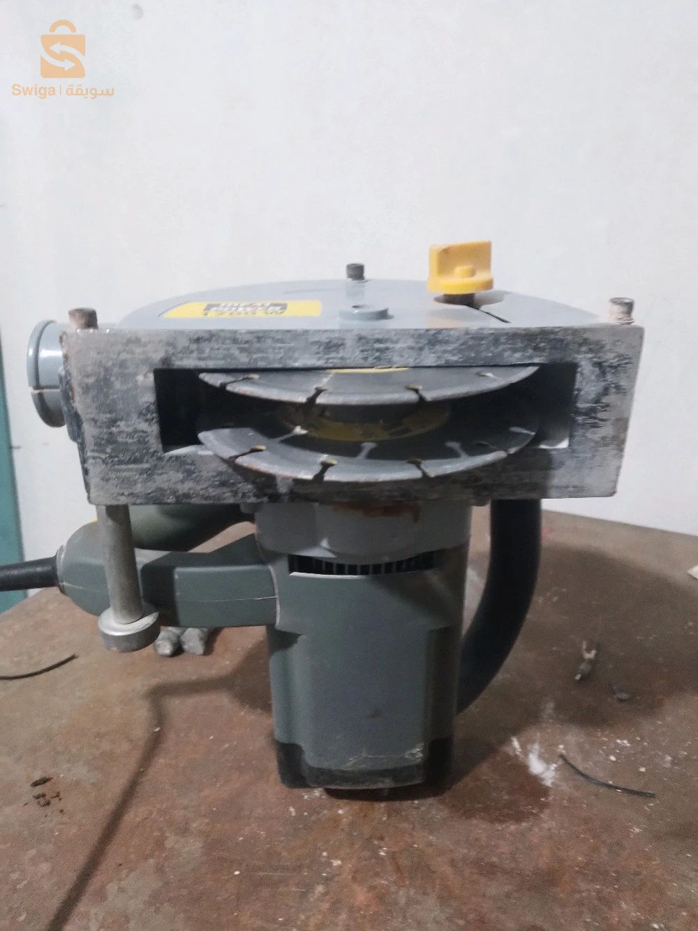 Tronconnee. De beton 1700w