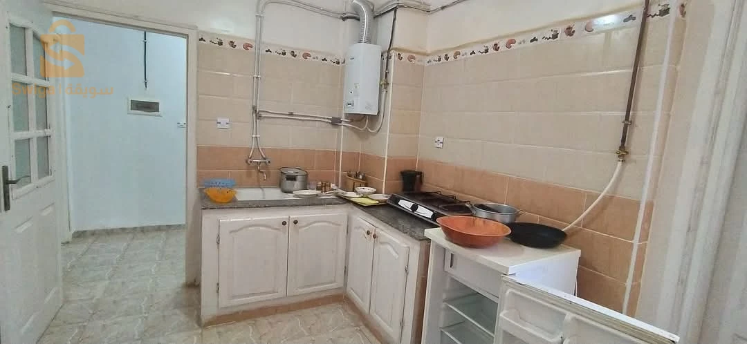 للكراء منزل مجهز للاصطياف في الڨلتة المرسي الشلف مطل علي البحر فيه ڨراج تع سيارة قريب من جميع مرافق