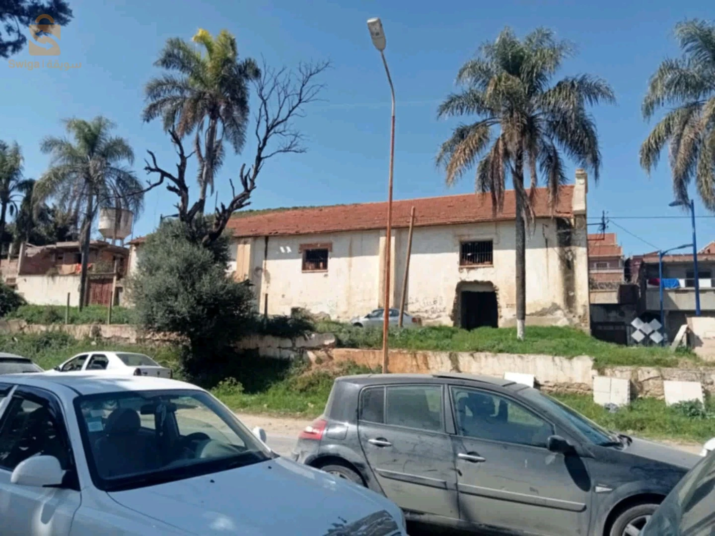 أونقار للبيع في كشكاش بلدية حطاطبة ولاية تيبازة جاي علا طريق الكبيرة فيه700متر مربع عقد ملكية ودفتر عقاري ورخصة بناء R+4 وشهادة سلبية فيه 3واجهات مرحبا بالجميع
