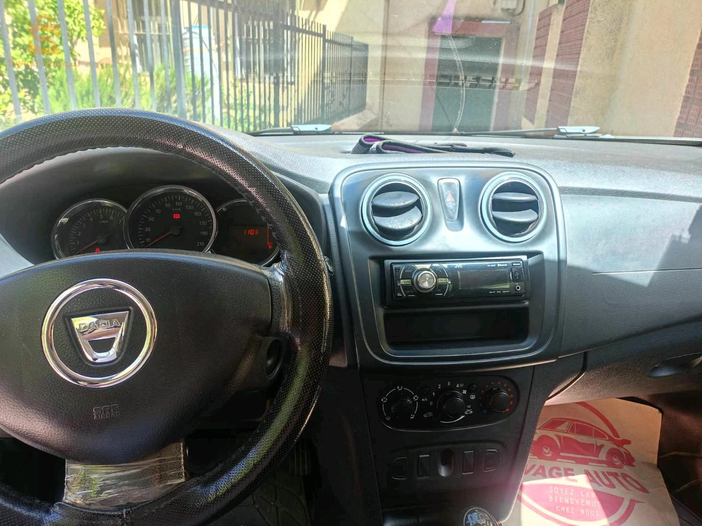 Dacia Logan 2015 26 MEDEA