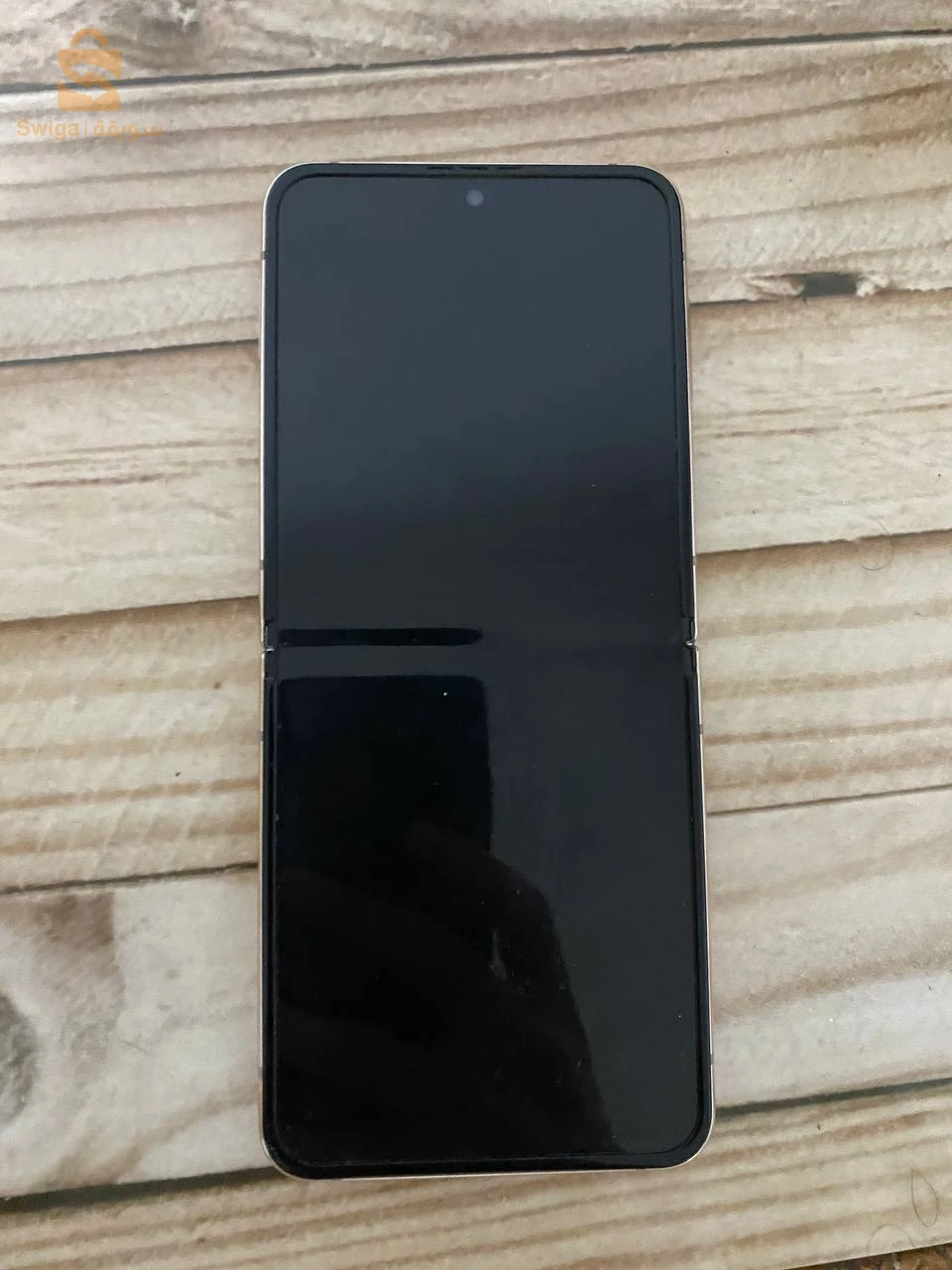 z flip 4  للبيع 
8_256 فسطوكاج