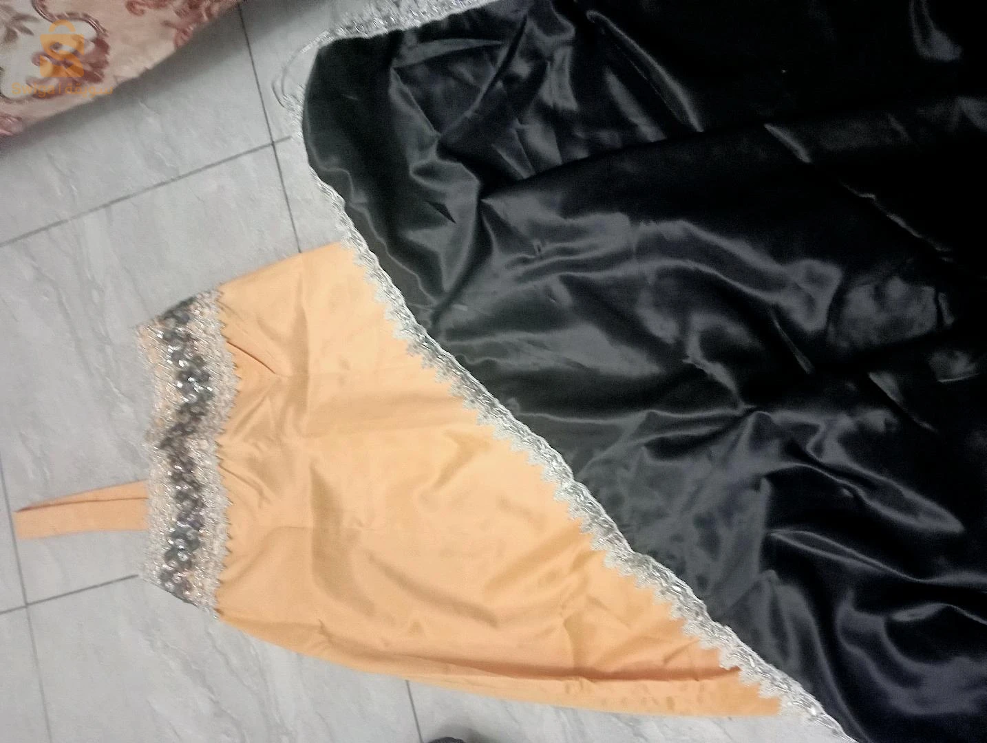 ملابس نسائية