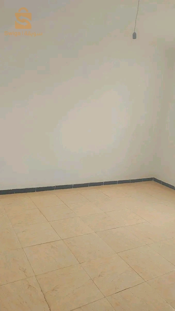 مكتبنا يوفر لكم شقة للبيع  في حي ديرو الطابق الخامس مساحتها 77م.  للاستفسار ماعليكم إلا التواصل معي في الخاص