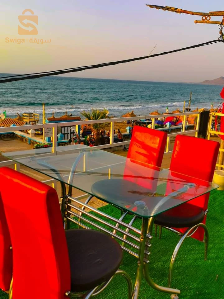 شقة مجهزة فيها ڨراج تع سيارة في الڨلتة دائرة المرسي الشلف تطل علي البحر قريبة من جميع مرافق سوبيرات محلات
طريق الوطني رقم 11  قريبة من مستغانم حوالي 80كلم