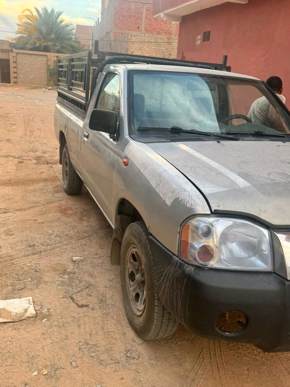 نيسان NP 300 2014 1  ادرار