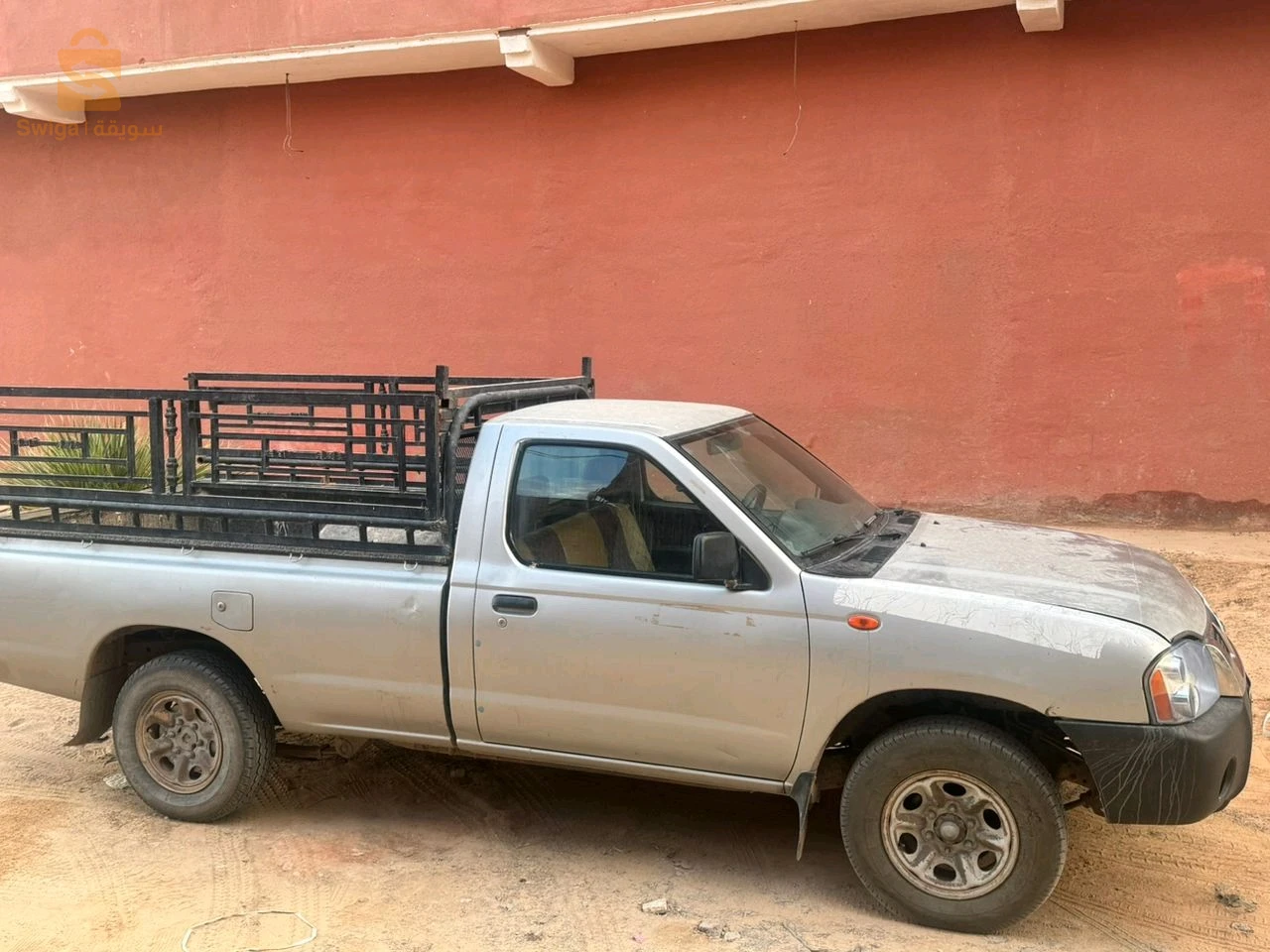 نيسان NP 300 2014 1  ادرار