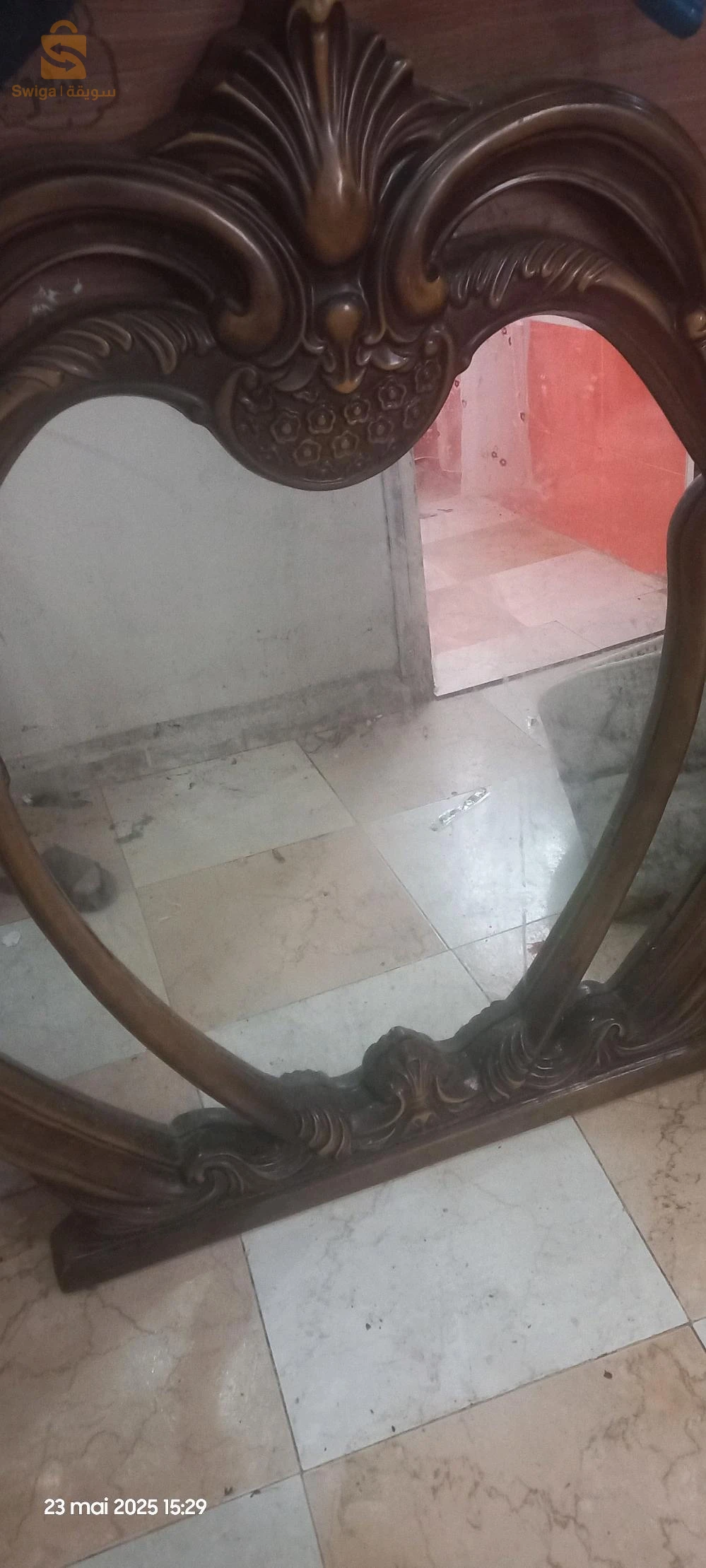 ابوب خزانة وهيكل دراجة ومرأة