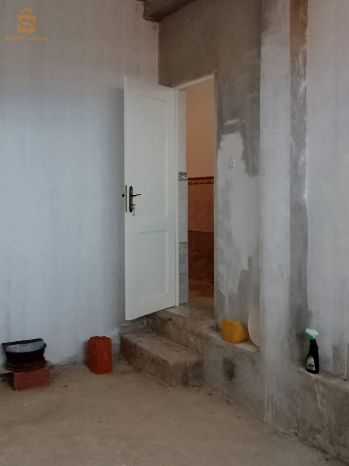 📌الناس لي تحب السكن امام البحر و تكون اطلالة على البحر  
📍كاين هاد الشقة في البحيرة بلدية سوق الثلاثاء ولاية تلمسان
المساحة 120m²
تتكون من طابقين (السطح ) وغرفتين ومبطخ و طواليت ودوش وڨراج لي ركن السيارة تتوفر على الماء (باشدو) والكهرباء 
فايتة في لاكداس 
للإستفسار أكثر يرجى الإتصال لي الأرقام التالية 
0655892969
0655892969