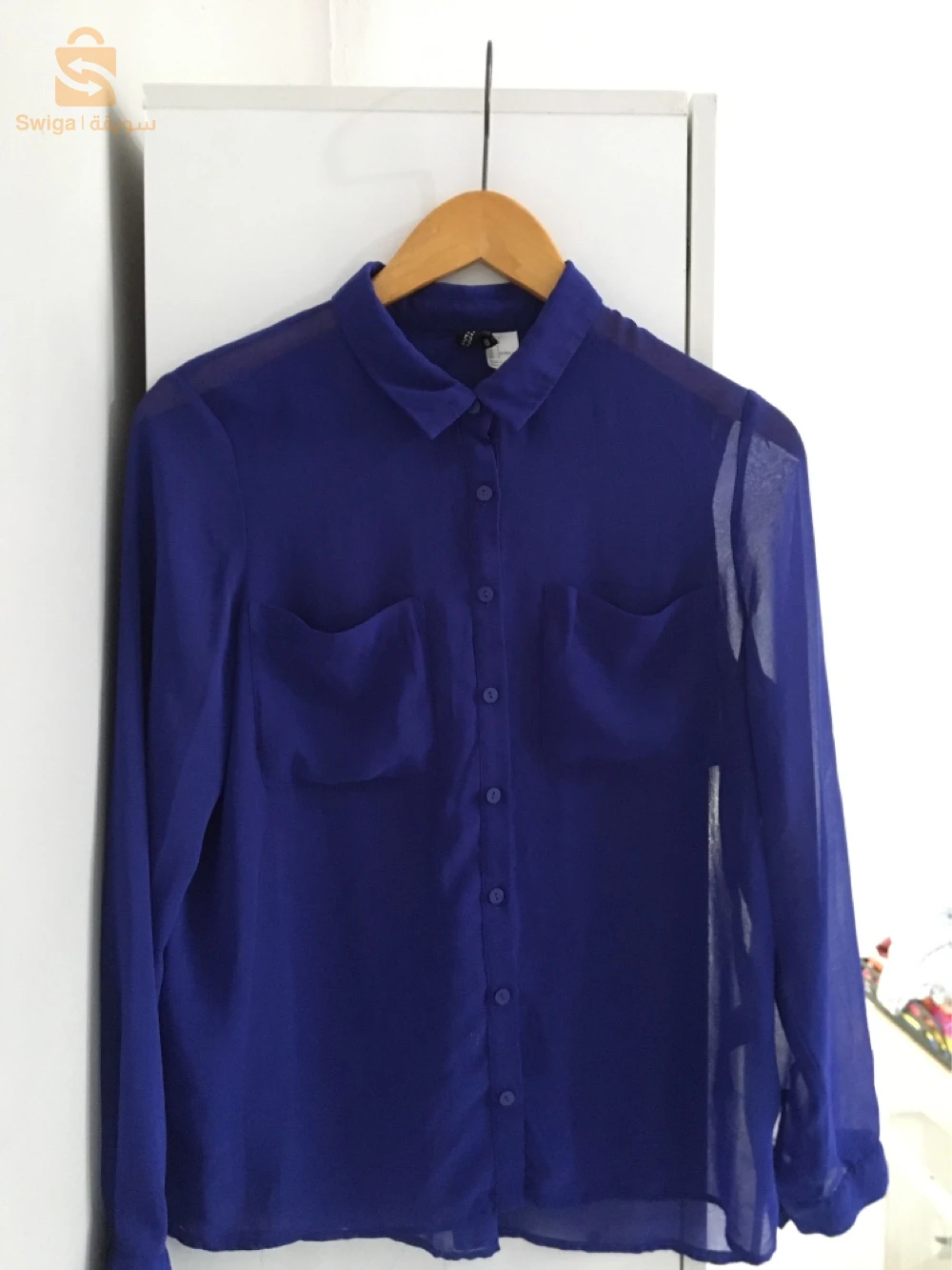 قمصان وبلوزات 