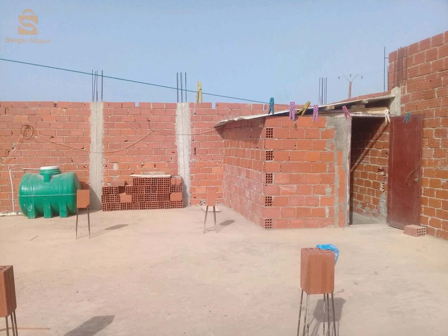 📌الناس لي تحب السكن امام البحر و تكون اطلالة على البحر  
📍كاين هاد الشقة في البحيرة بلدية سوق الثلاثاء ولاية تلمسان
المساحة 120m²
تتكون من طابقين (السطح ) وغرفتين ومبطخ و طواليت ودوش وڨراج لي ركن السيارة تتوفر على الماء (باشدو) والكهرباء 
فايتة في لاكداس 
للإستفسار أكثر يرجى الإتصال لي الأرقام التالية 
0655892969
0655892969