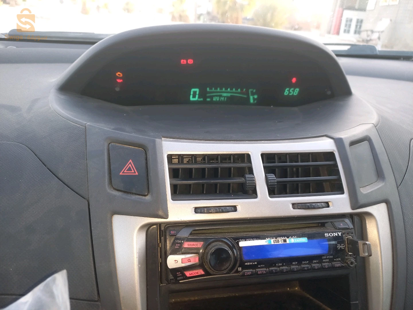 تويوتا Yaris 2011 57 المغير