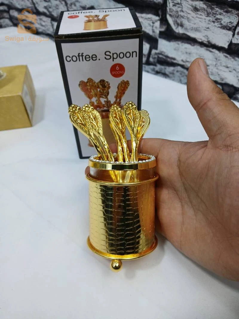 ملاعق و سكاكين و شوك 