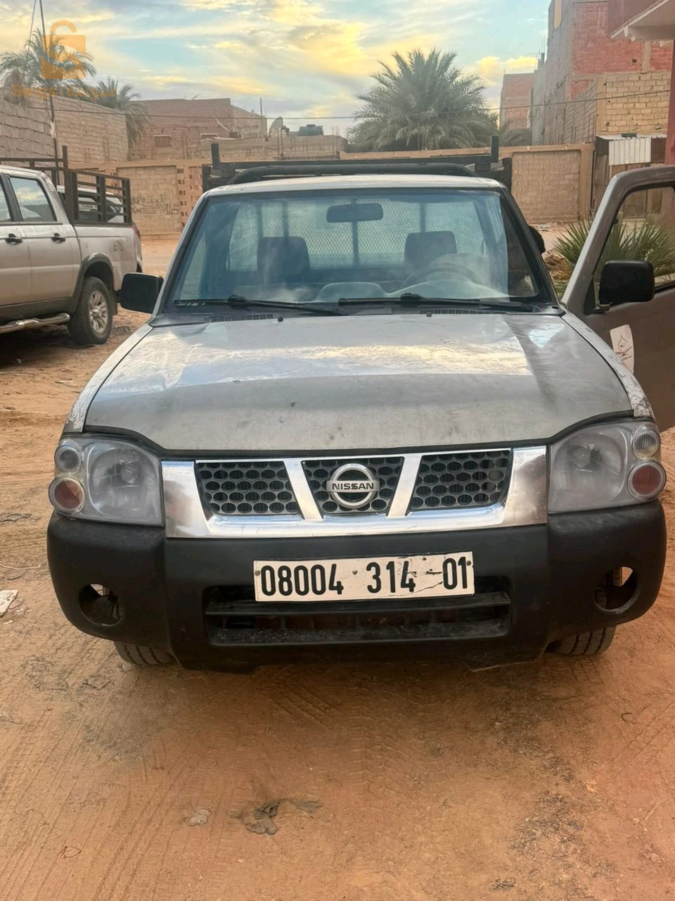 نيسان NP 300 2014 1  ادرار