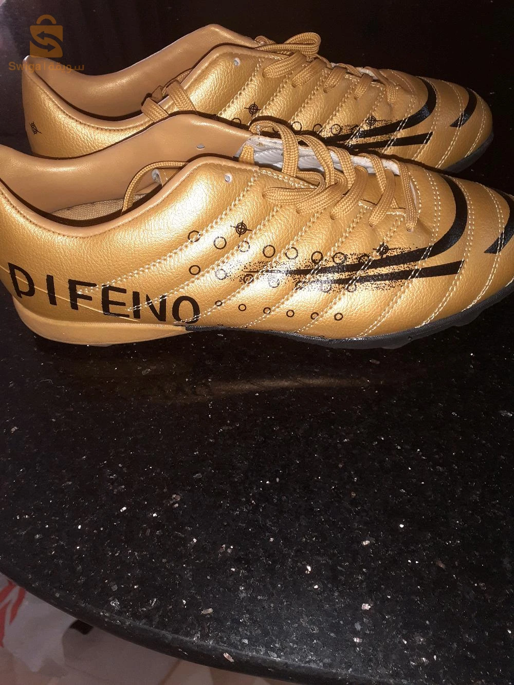 ملابس وأحذية رياضية 