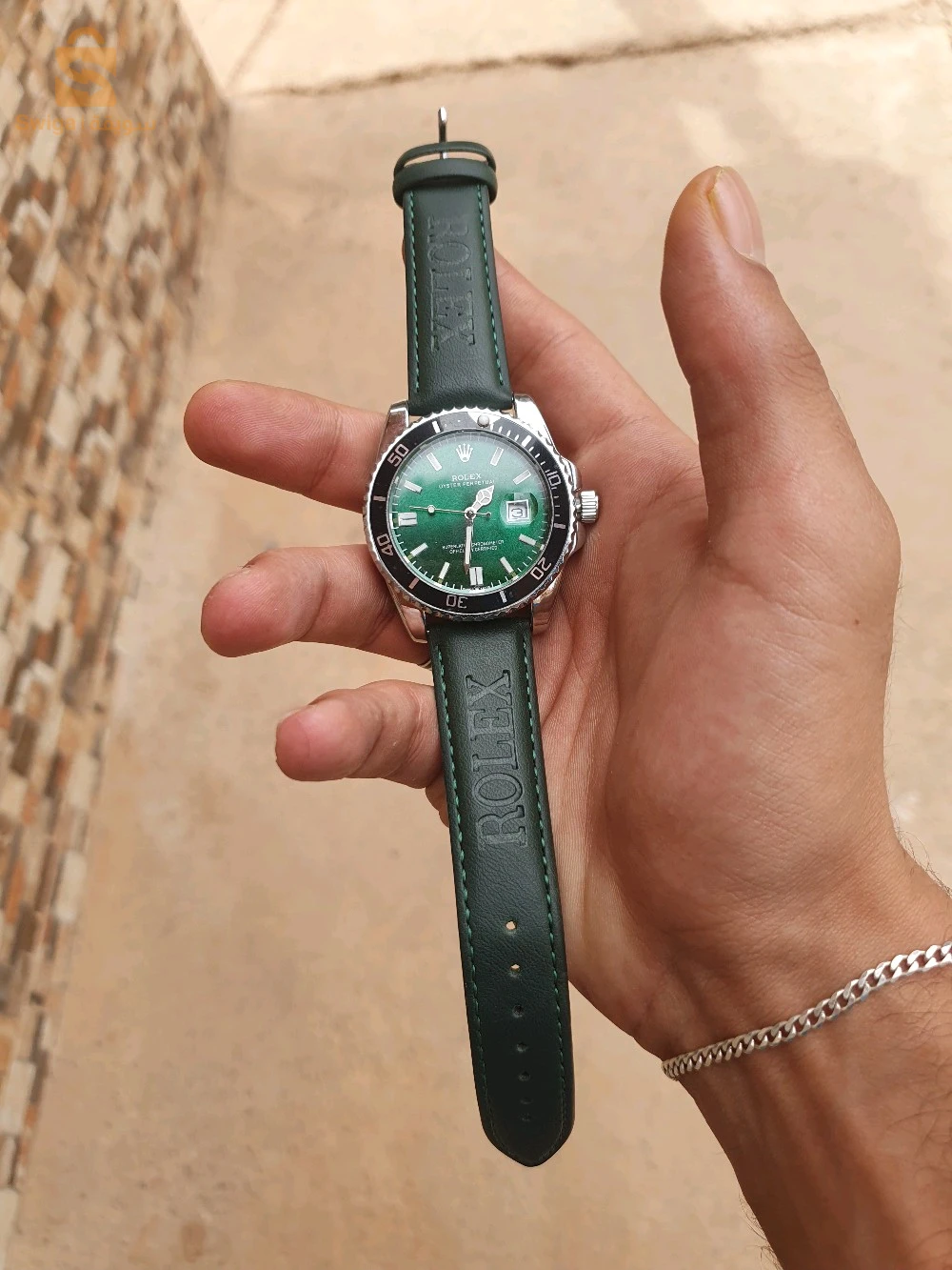 الساعات 