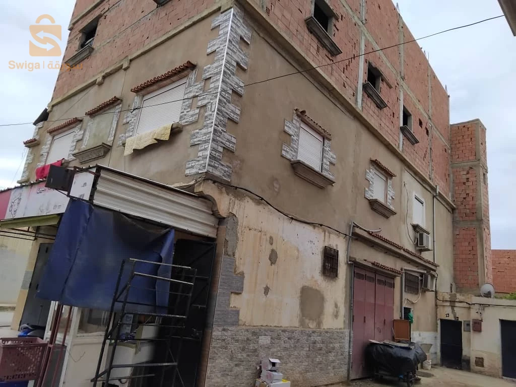 للبيع فلل سكنية عدد الغرف5 48 غليزان