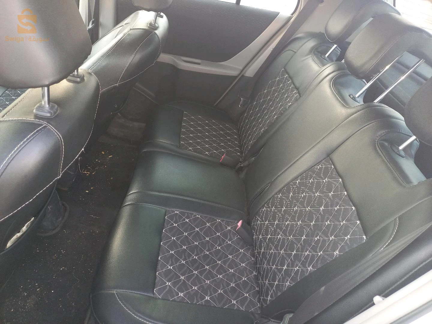تويوتا Yaris 2011 57 المغير
