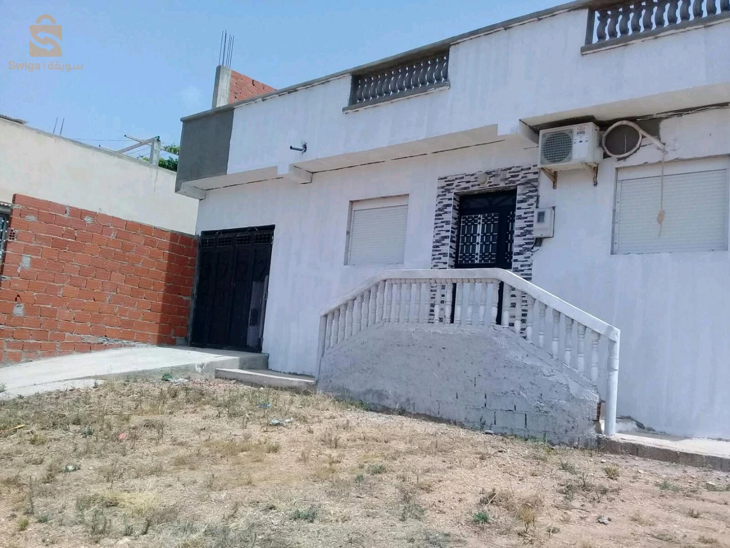 📌الناس لي تحب السكن امام البحر و تكون اطلالة على البحر  
📍كاين هاد الشقة في البحيرة بلدية سوق الثلاثاء ولاية تلمسان
المساحة 120m²
تتكون من طابقين (السطح ) وغرفتين ومبطخ و طواليت ودوش وڨراج لي ركن السيارة تتوفر على الماء (باشدو) والكهرباء 
فايتة في لاكداس 
للإستفسار أكثر يرجى الإتصال لي الأرقام التالية 
0655892969
0655892969