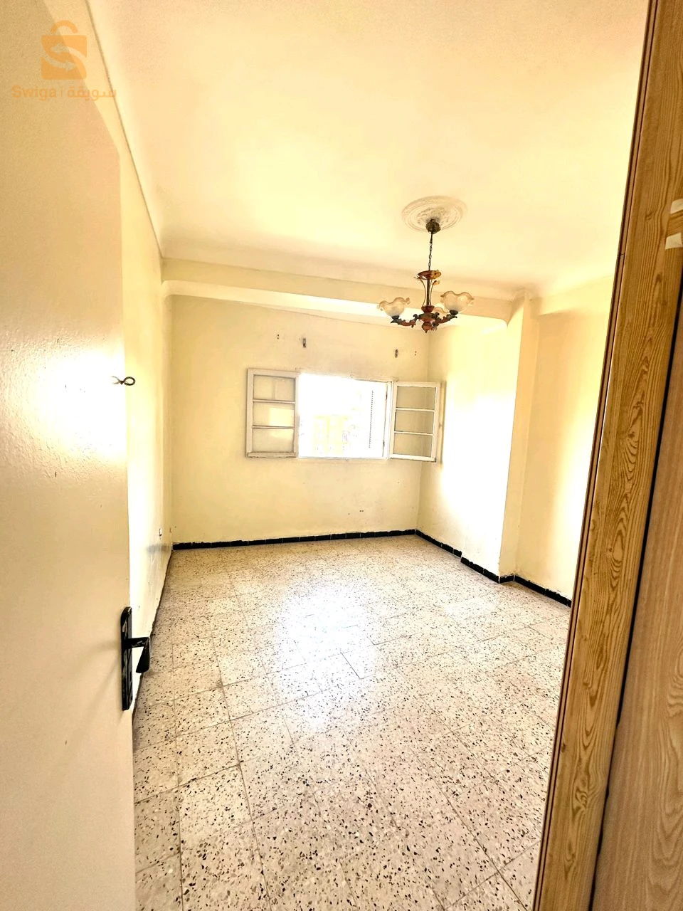 للبيع شقق سكنية عدد الغرف4 31 وهران