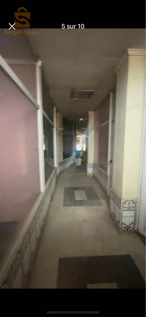 vente 3 niveaux commerciaux de villa scala en face la pompe a essence
