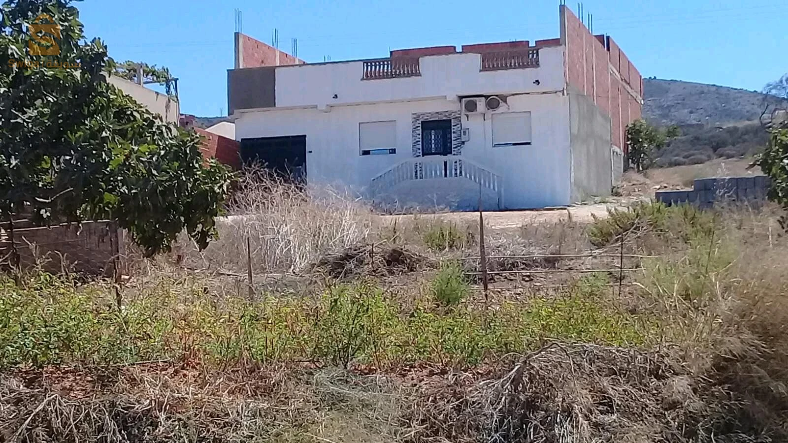 📌الناس لي تحب السكن امام البحر و تكون اطلالة على البحر  
📍كاين هاد الشقة في البحيرة بلدية سوق الثلاثاء ولاية تلمسان
المساحة 120m²
تتكون من طابقين (السطح ) وغرفتين ومبطخ و طواليت ودوش وڨراج لي ركن السيارة تتوفر على الماء (باشدو) والكهرباء 
فايتة في لاكداس 
للإستفسار أكثر يرجى الإتصال لي الأرقام التالية 
0655892969
0655892969