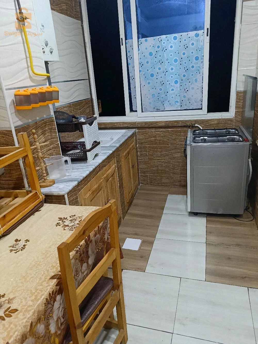 كراء شقة مفروشة تيبازة فيل الطابق 4 الماء غاز مكيف كل شي موقف سيارت مجانا
