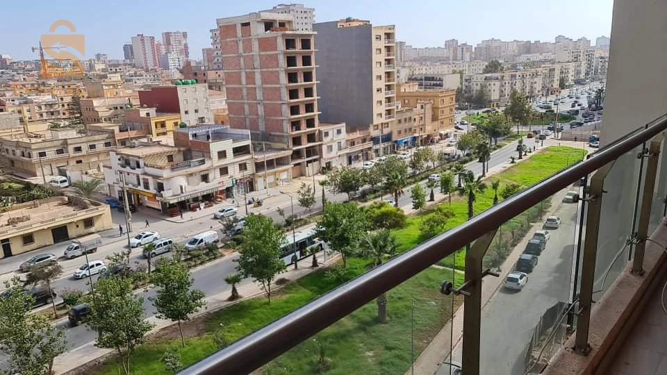 كراء شقق سكنية عدد الغرف4 31 وهران