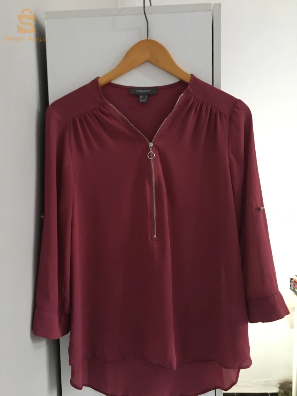 قمصان وبلوزات