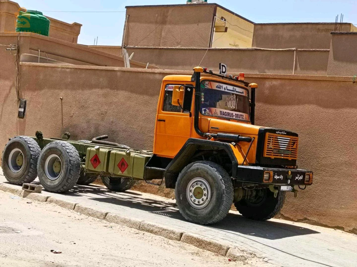 الشاحنات 