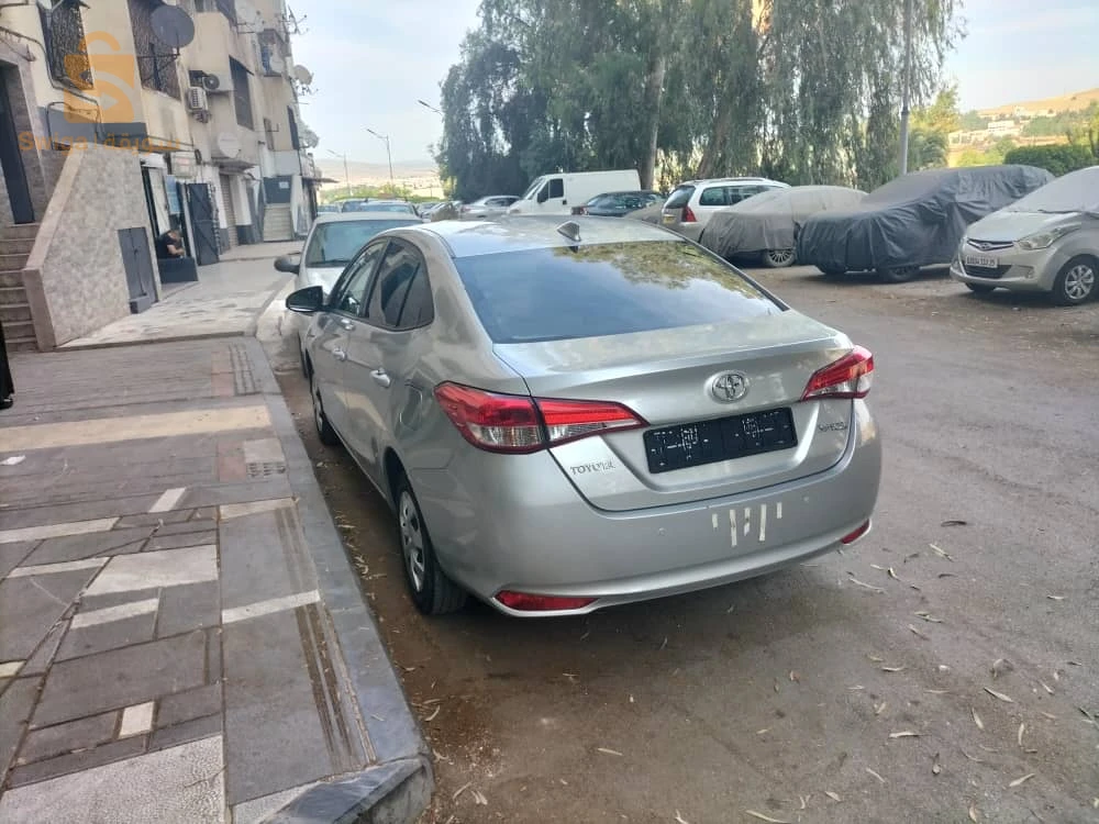 تويوتا Yaris 2023 25 قسنطينة