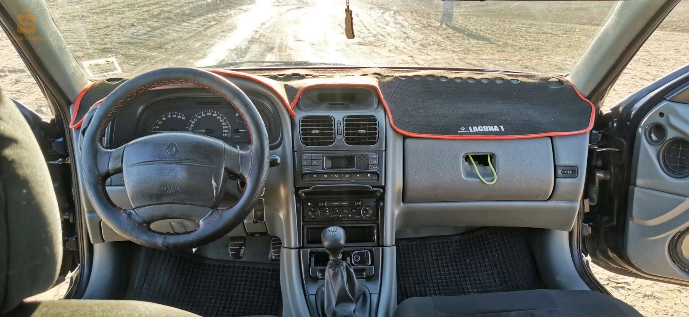 Renault Laguna 2001 26 MEDEA