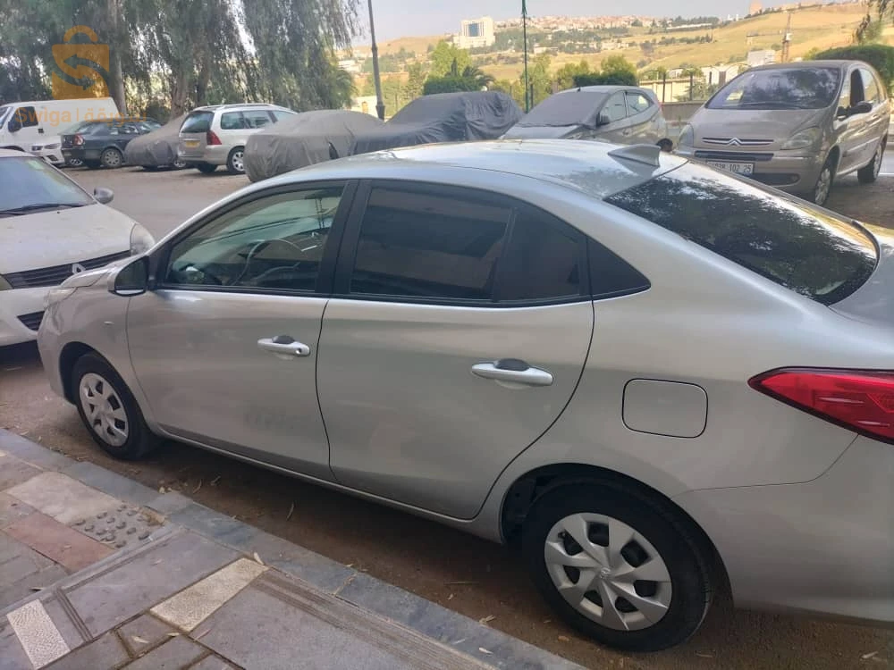 تويوتا Yaris 2023 25 قسنطينة