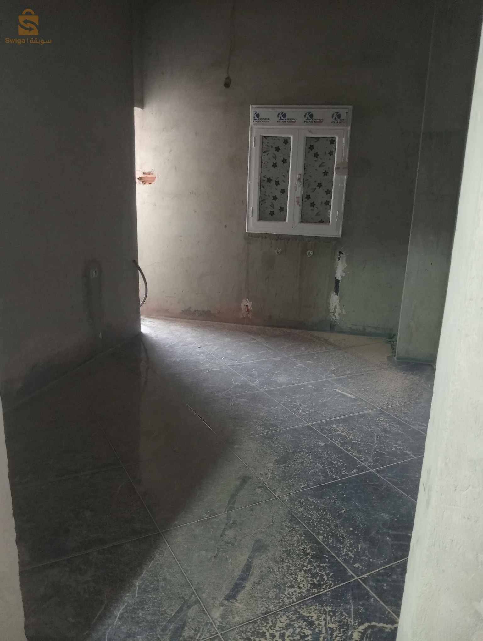 للبيع بيوت شعبية عدد الغرف10 12 تبسة